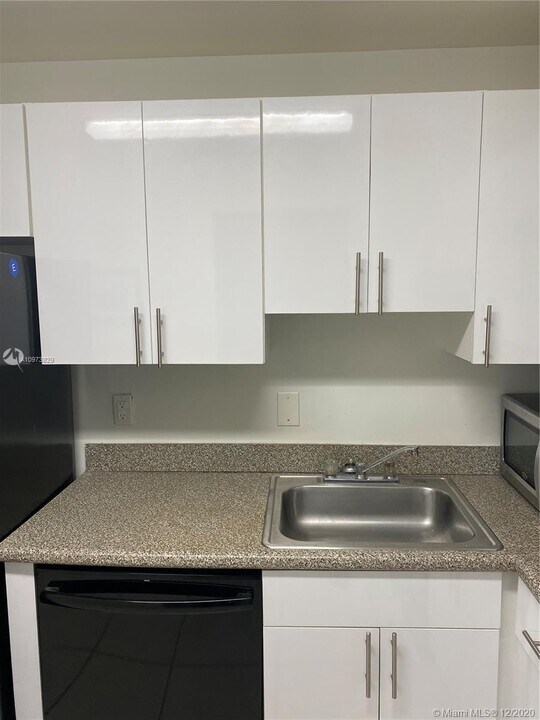 5102 NW 79th Ave-Unit -106 in Doral, FL - Building Photo