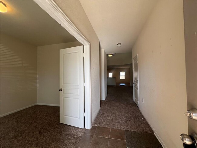 5012 Lexington Meadow Ln in Austin, TX - Building Photo - Building Photo