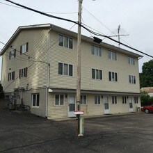 120 Herbert St in Stockbridge, MI - Foto de edificio - Building Photo