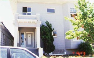 4222-4224 Terrace St in Oakland, CA - Building Photo
