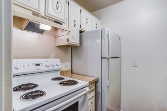 GolfView Apartments By The Bay in Essexville, MI - Building Photo - Building Photo