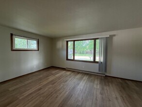 1025-1027 Evans St in Neenah, WI - Building Photo - Building Photo