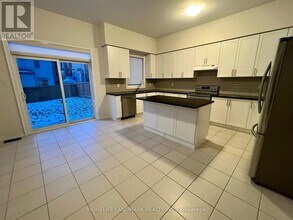 130 Alamo Heights Dr in Richmond Hill, ON - Building Photo - Building Photo