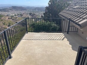 21387 Crestwind Dr in San Marcos, CA - Building Photo - Building Photo