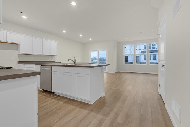 5917 Hawkweed Dr in Naperville, IL - Foto de edificio - Building Photo