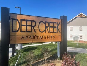 Deer Creek Apartments in Poughkeepsie, NY - Building Photo - Building Photo