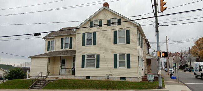 800 Race St in Catasauqua, PA - Building Photo - Building Photo