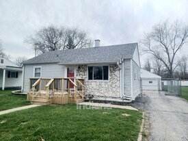 311 Maple St in Crown Point, IN - Building Photo