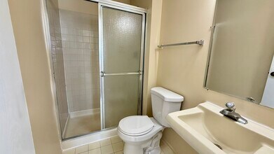 4742 Hawksbury Rd in Pikesville, MD - Building Photo - Building Photo