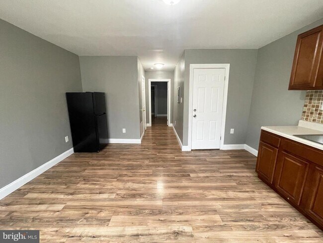 property at 1934 W Ontario St