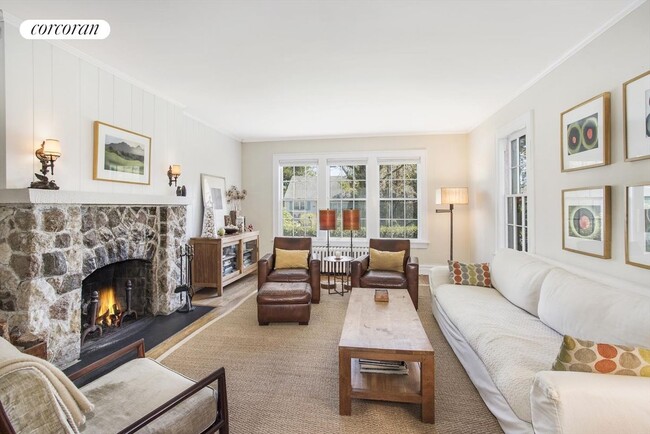 23 Conklin Terrace in East Hampton, NY - Building Photo - Building Photo