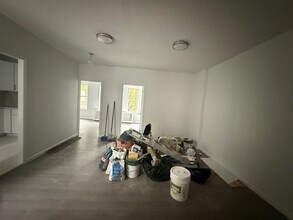 25-45 44th Street, 2F in Queens, NY - Building Photo - Building Photo