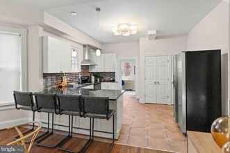 745 Gresham Pl NW in Washington, DC - Foto de edificio - Building Photo