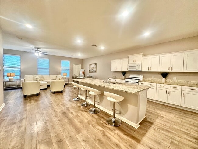 11235 Beverley Pk St