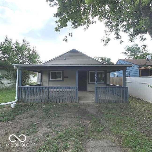 property at 2933 N Gladstone Ave