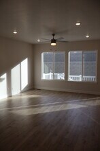 4805 S Heartwood Rd in Mapleton, UT - Building Photo - Building Photo