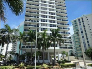 3725 S Ocean Dr in Hollywood, FL - Foto de edificio - Building Photo