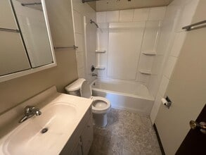 2217 8th Ave in Monroe, WI - Building Photo - Building Photo