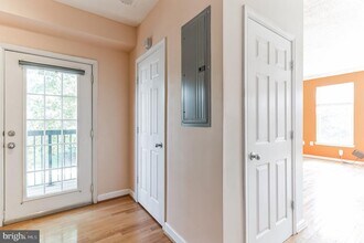 11343 Aristotle Dr in Fairfax, VA - Building Photo - Building Photo