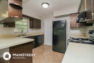 124 Sunset Dr in Longwood, FL - Building Photo - Building Photo