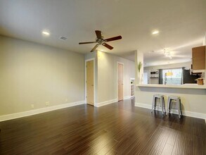 1101 Grove Blvd in Austin, TX - Building Photo - Building Photo