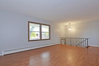 1000 50th Ave NE in Minneapolis, MN - Foto de edificio - Building Photo