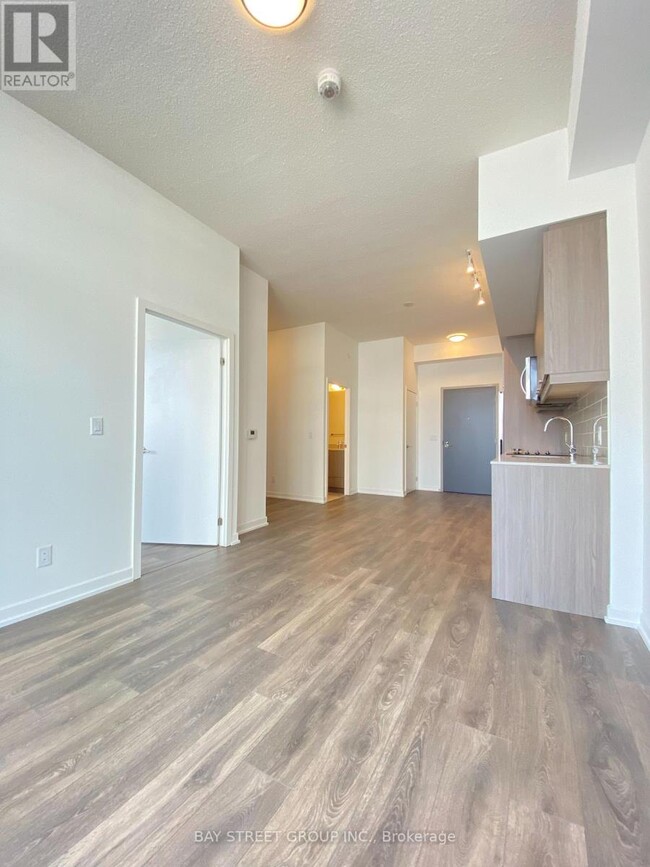36-336 Forest Manor Rd in Toronto, ON - Building Photo - Building Photo