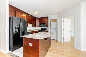 33 W Ontario St in Chicago, IL - Building Photo - Building Photo