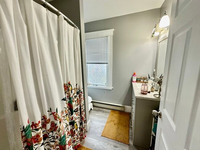 156 Main St in Melrose, MA - Foto de edificio - Building Photo