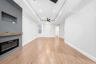 1442 N Kedzie Ave in Chicago, IL - Building Photo - Building Photo