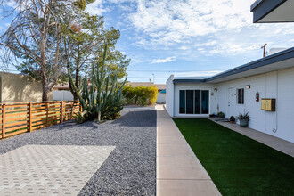 Ocotillo Point (1712-1724 E Ocotillo Rd) in Phoenix, AZ - Building Photo - Building Photo