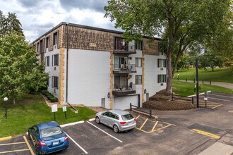 Fleur Royale Condominiums in St. Paul, MN - Building Photo - Building Photo