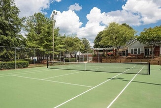 Commons at University Square in Charlotte, NC - Building Photo - Building Photo