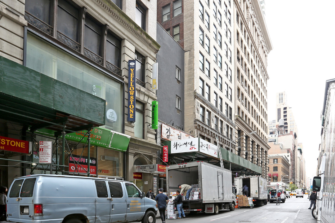 9 W 32nd St in New York, NY - Foto de edificio