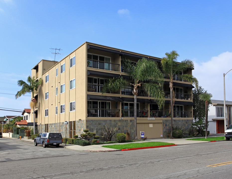 Naples Plaza in Long Beach, CA - Foto de edificio