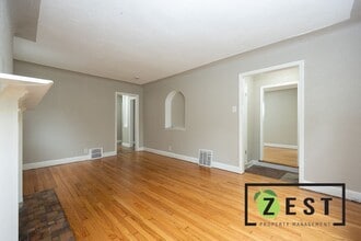 9110 Pinehurst St in Detroit, MI - Building Photo - Building Photo