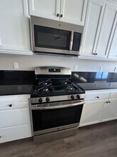 2790 9th Ave Dr in Kingsburg, CA - Building Photo - Building Photo