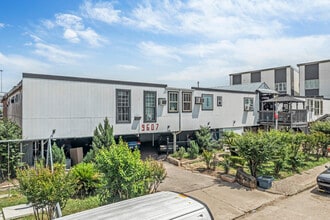 9607 Riddlewood Ln in Houston, TX - Foto de edificio - Building Photo