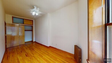 243 W 72nd St in New York, NY - Building Photo - Building Photo