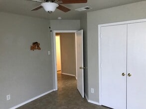 713 Cooper Ln in Royse City, TX - Foto de edificio - Building Photo