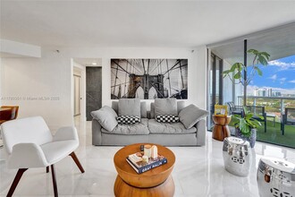 3610 Yacht Club Dr in Aventura, FL - Building Photo - Building Photo