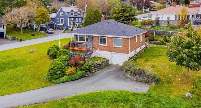 4 Winona Cres in Halifax, NS - Building Photo - Building Photo