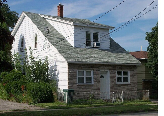 16 Gray St in Rochester, NY - Building Photo - Building Photo