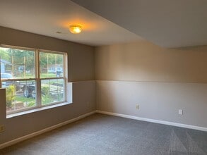 8717 Forest Glen Cir in Fredericksburg, VA - Building Photo - Building Photo