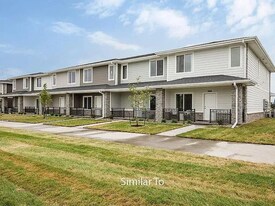 2342 SE Chayse Ln in Waukee, IA - Building Photo