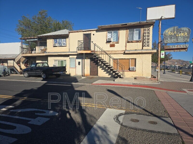 140 Victorian Ave in Sparks, NV - Building Photo