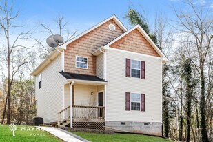 120 Apache Dr in Jackson, GA - Building Photo