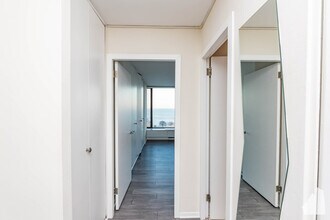 5455 N Sheridan Rd, Unit 3310 in Chicago, IL - Building Photo - Building Photo