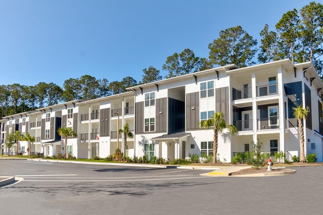 The Elle in Bluffton, SC - Foto de edificio - Building Photo