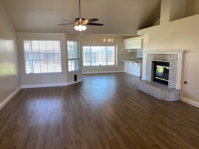 12200 Kingfisher Ave in Bakersfield, CA - Building Photo - Building Photo